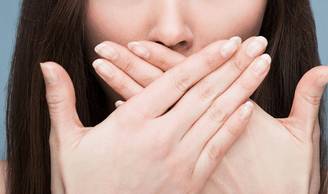 появился неприятный запах после месячных