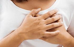 уплотнение в груди болит